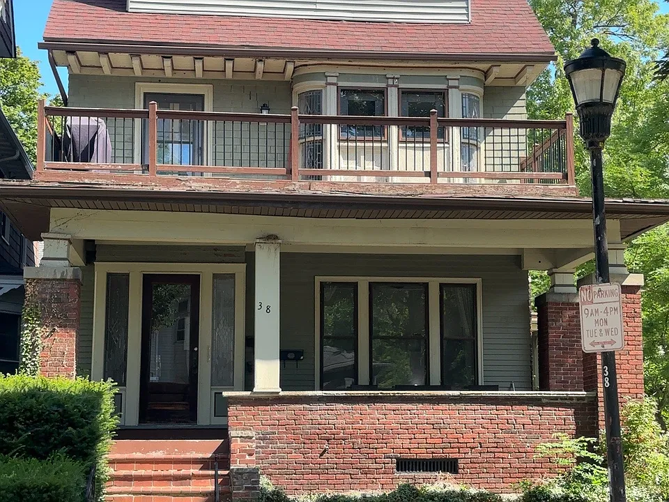 38 Anderson Pl #2