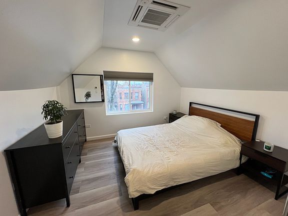 4th image of 3422 W Schubert Ave #3