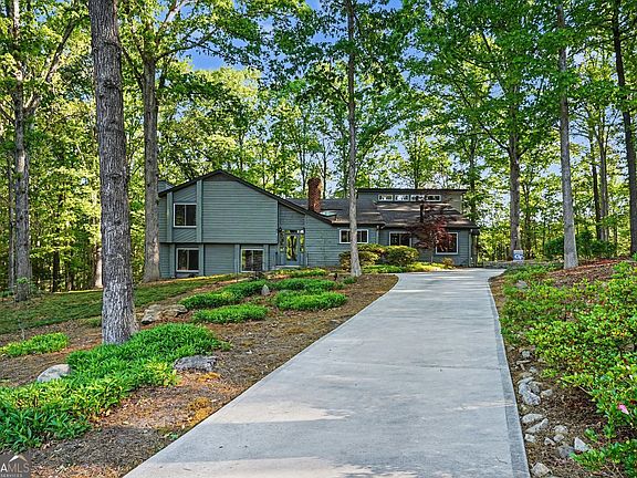 2nd image of 2467 Laurel Ridge Pl SW