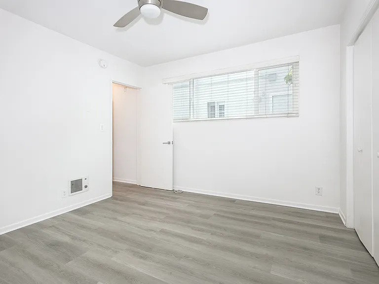 1010 S Bedford St #103 — Photo 18
