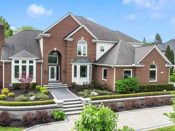 4179 Saint Andrews St, Howell, MI 48843