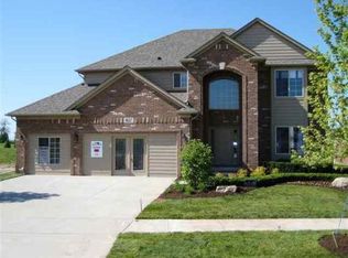 56122 Hidden Creek Rd, Utica, MI 48316