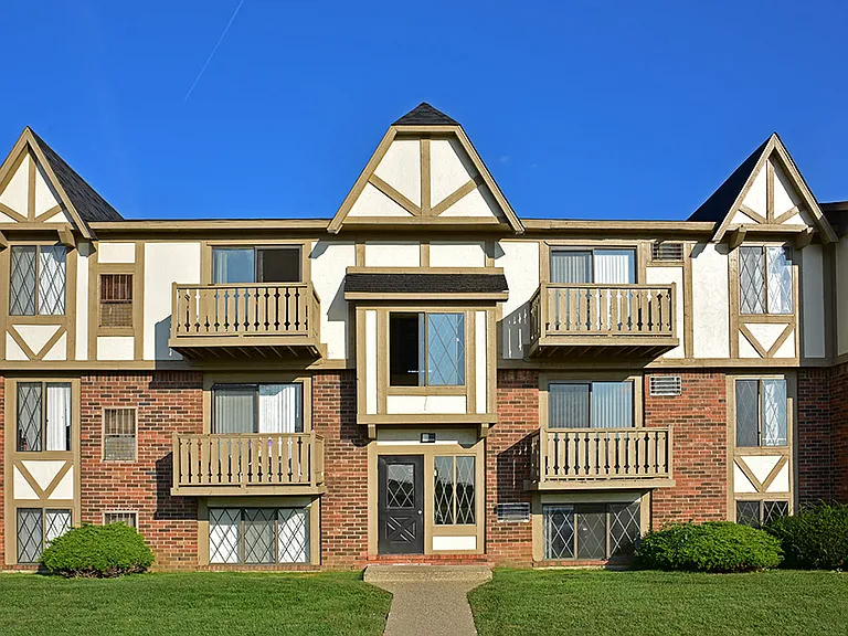 Perry Place Apartments — Photo 9