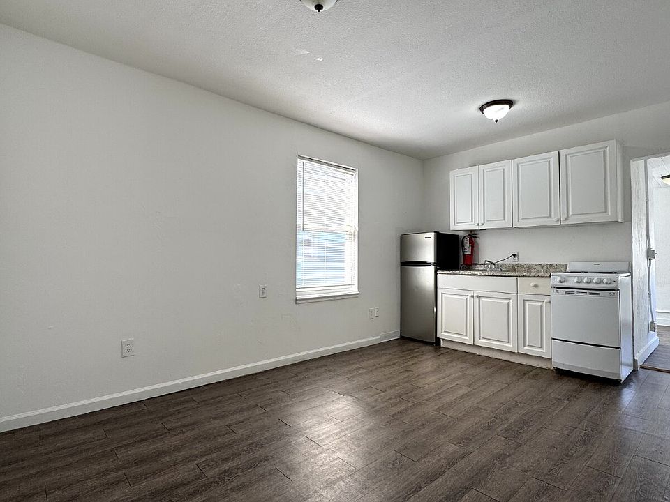 1st image of 419-421 N Wild Olive Ave #6