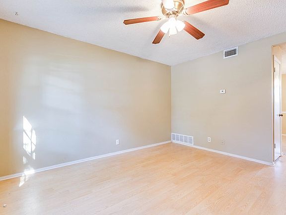 3rd image of 1718 Utah Ave