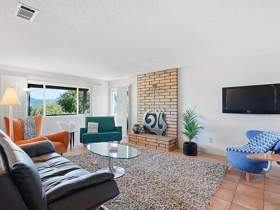5th image of 2384 Glenn Rd