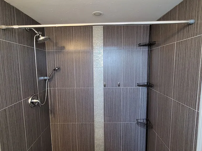 702 SE 47th St #3 — Photo 9