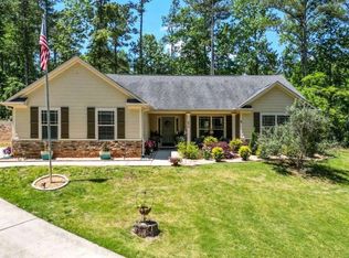 894 Happy Valley Cir, Newnan, GA 30263