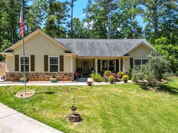 894 Happy Valley Cir, Newnan, GA 30263