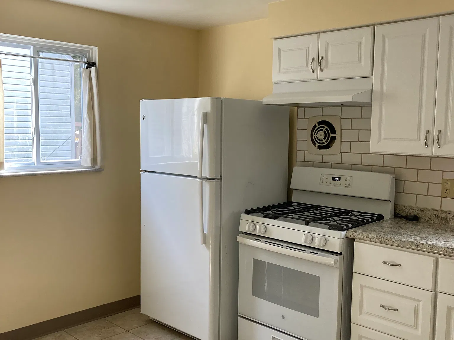 3 bed, 1225 sqft, $1,400 — Photo 2