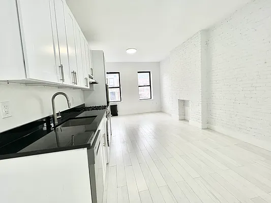 Rented by Bond New York | media 26