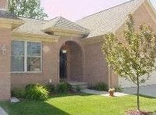23735 W Lake Cir UNIT 18, Brownstown, MI 48183
