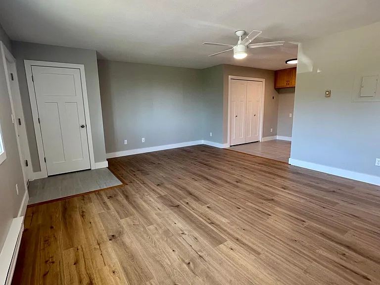 826 E Laramie St #F — Photo 3
