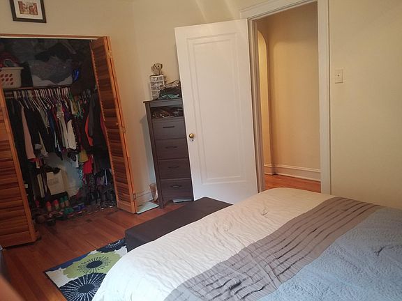 5th image of 4445 N Wolcott Ave APT 3S
