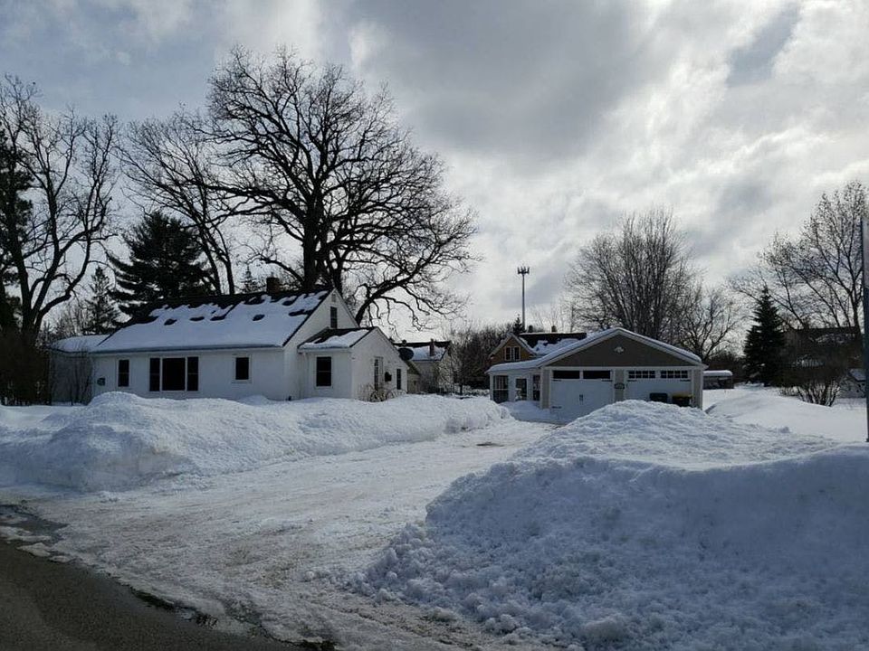 2nd image of 803 W Branch St