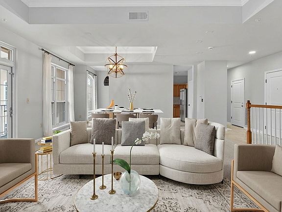 4th image of 400 E Bay St Unit Penthouse 3