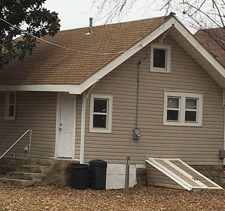 2nd image of 422 W 6th St