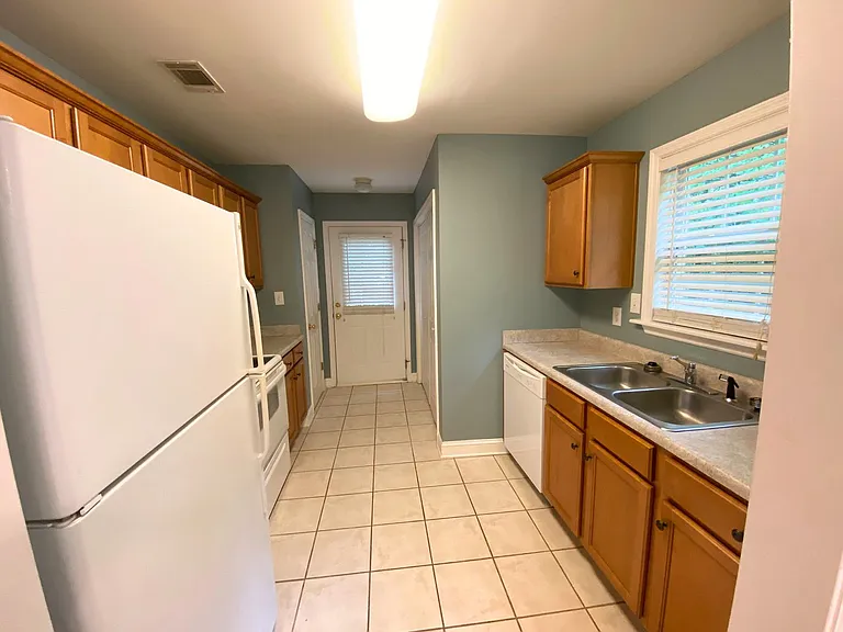 1020 Trotters Walk — Photo 3