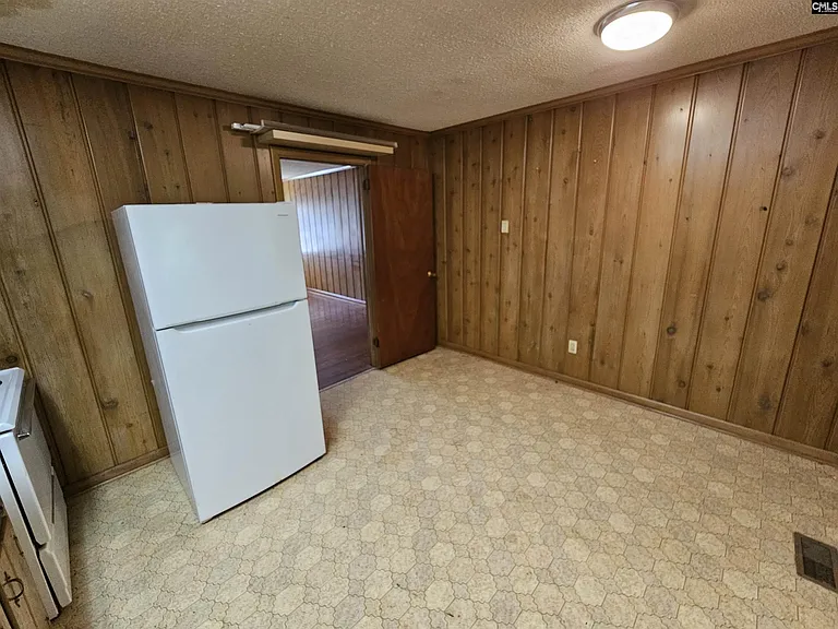1507 Brennen Rd — Photo 6
