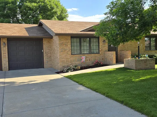 1512 E 43rd St, Kearney, NE 68847