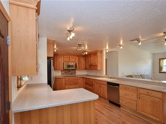 3rd image of 2808 W Huron Dr