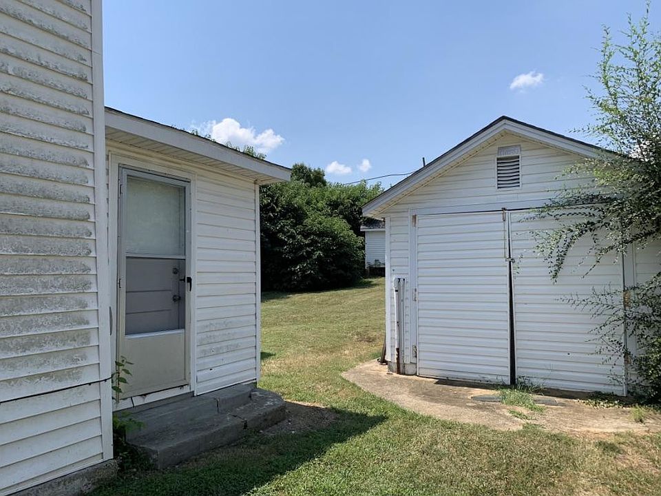 2nd image of 1008 Riverside Ave