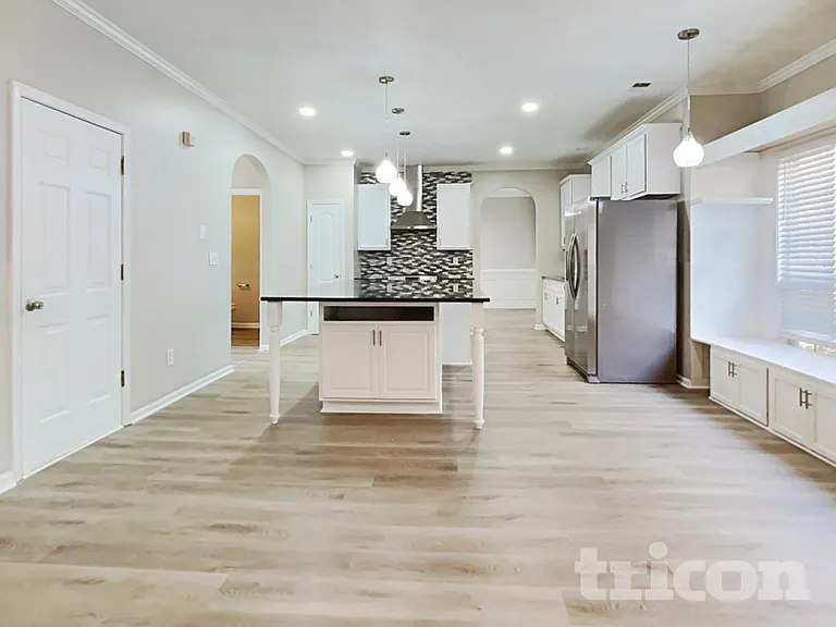 1219 Falls Creek Ct — Photo 5