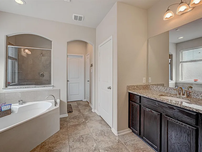 9526 Bonbrook Bend Ln — Photo 18