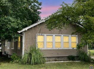 2100 NW Buchanan St, Topeka, KS 66608