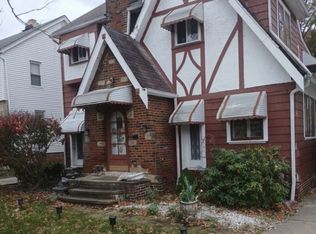 1156 Quilliams Rd, Cleveland Heights, OH 44121