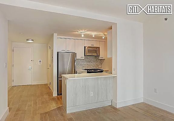 4th image of 267 Pacific St APT 605