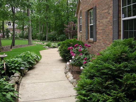 5th image of 3689 Briarlee Way