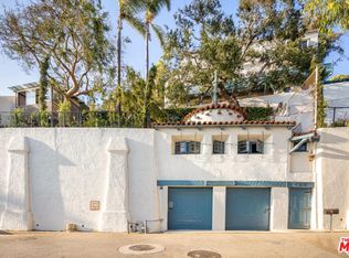 17531 Posetano Rd, Pacific Palisades, CA 90272