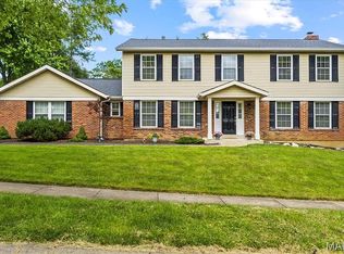14217 Dinsmoor Dr, Chesterfield, MO 63017