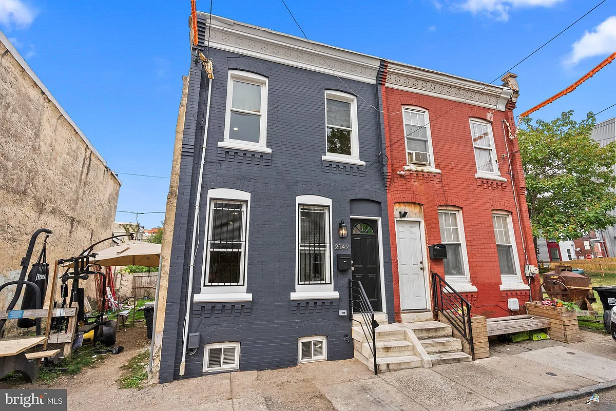 Building Photo - 2142 N Percy St