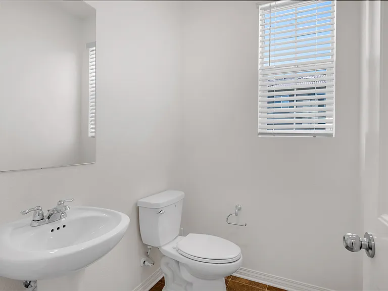 24134 Tuscany Ave — Photo 19
