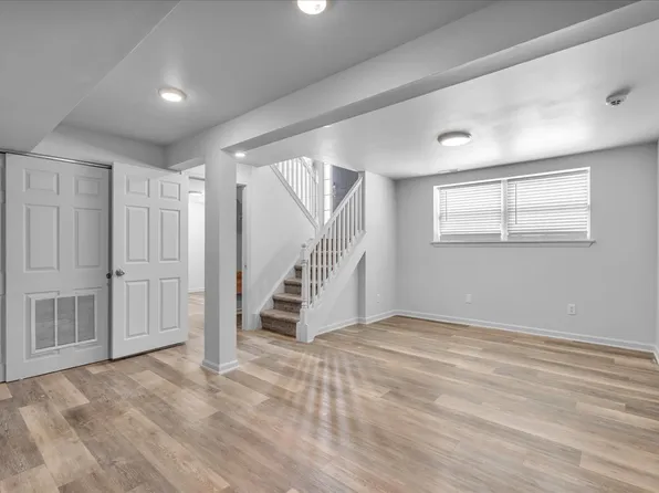 318 10th St, Newtonville, NJ 08346