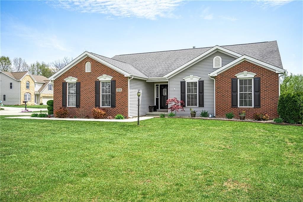 1036 Woodberry Ln, Charleston, IL 61920 Zillow