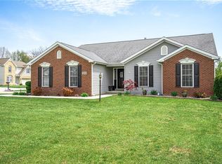 1036 Woodberry Ln, Charleston, IL