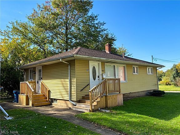 2nd image of 907 Fenton St