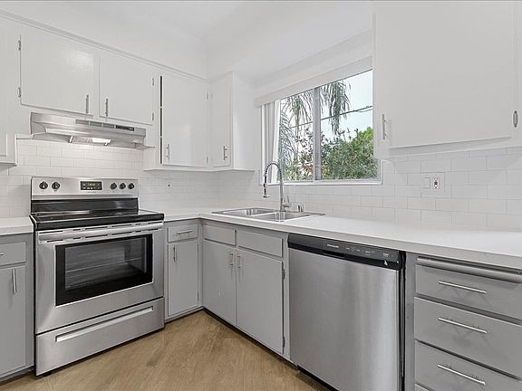 4th image of 11661 Erwin St APT 8