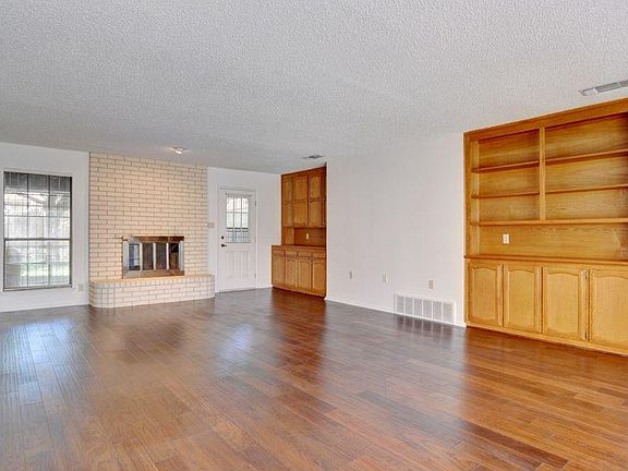 4th image of 464 Meadowhill Dr