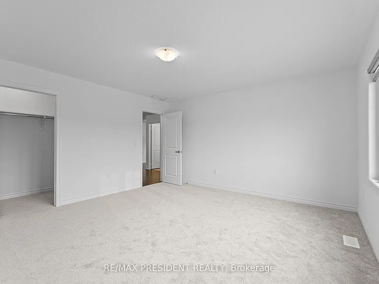 335 Russell St — Photo 20