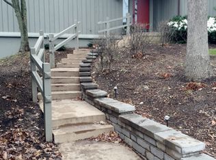 412C Deer Trail Hl, Lake Barrington, IL 60010