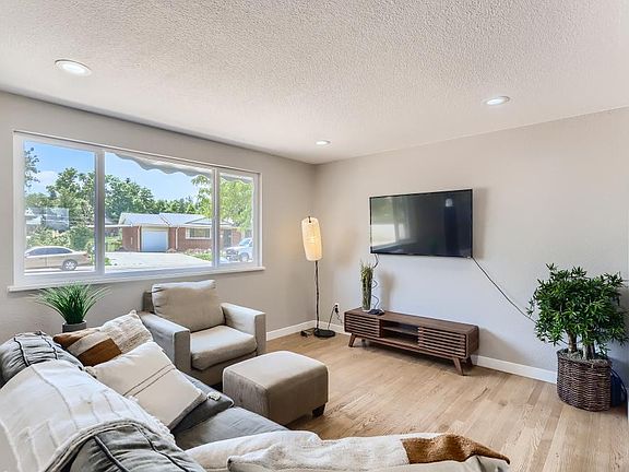 5th image of 5643 W 67th Ave
