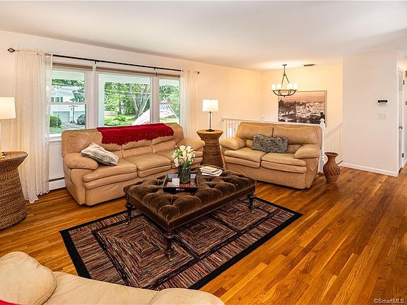 3 Cranbury Woods Road