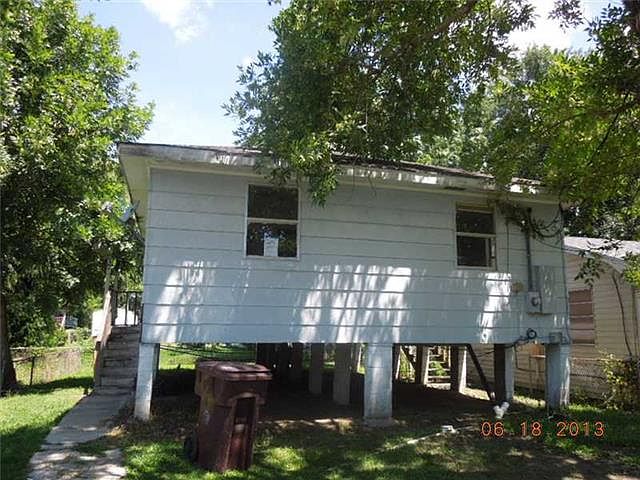 1st image of 837 E McAdoo St