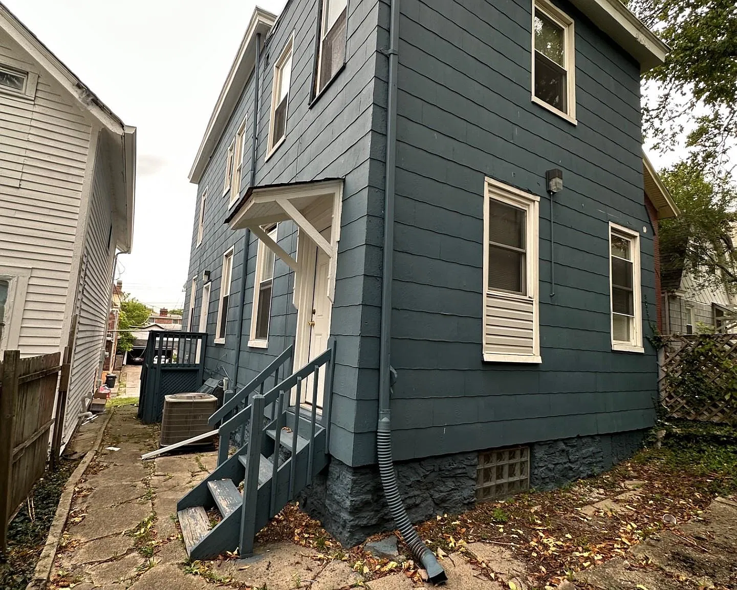 4 bed, 1643 sqft, $2,895 — Photo 2