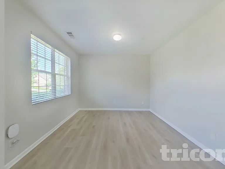 438 Lake Ridge Ln — Photo 19