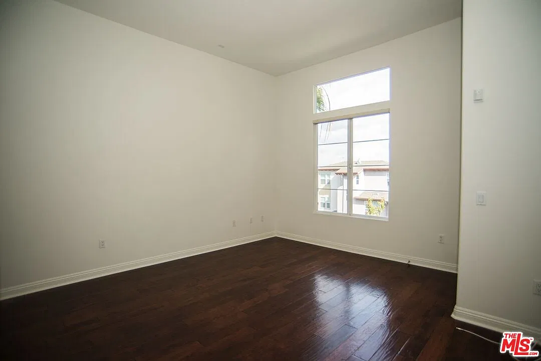 2 bed, 2.5 bath, 1804 sqft, $5,800 — Photo 1